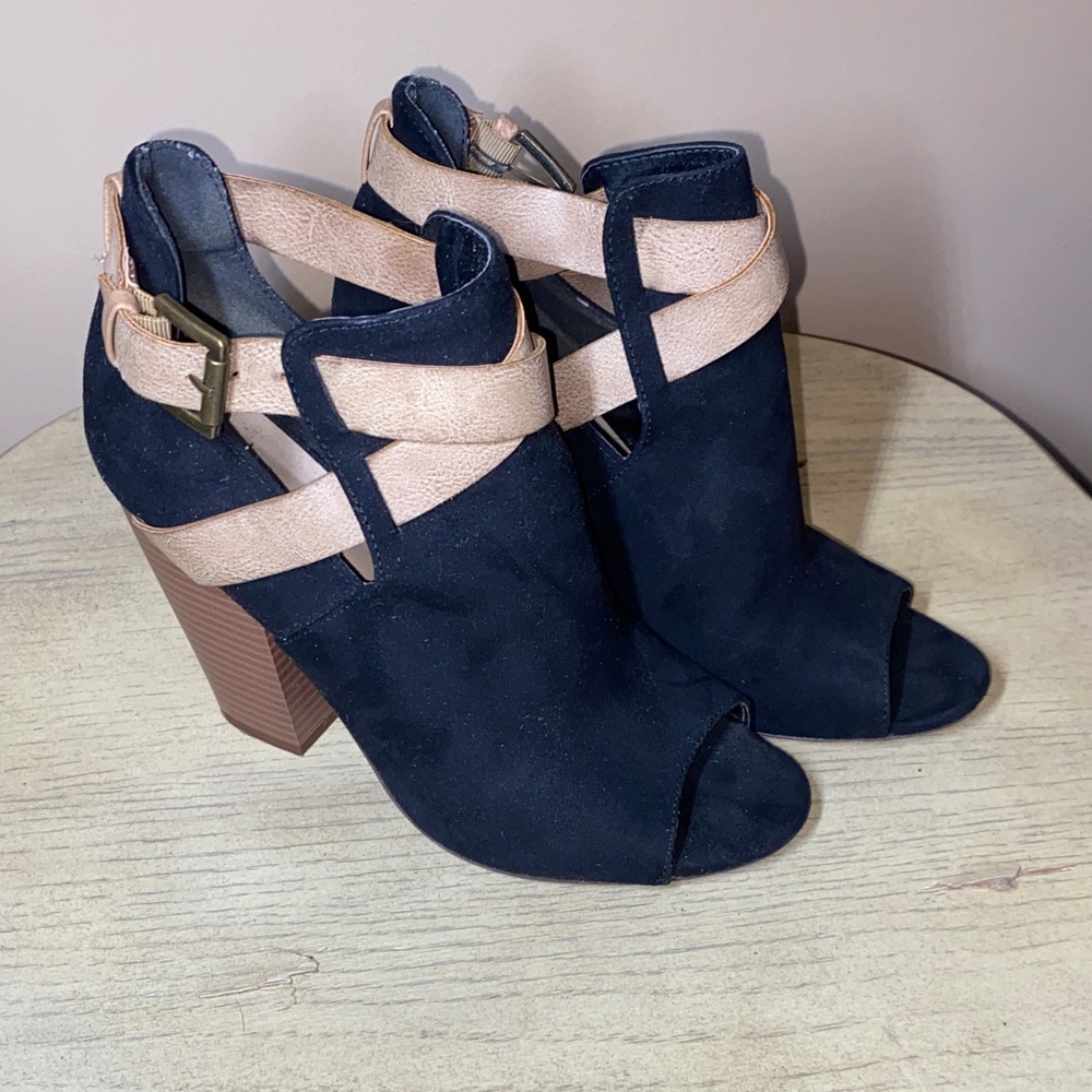 JustFab Black and Tan Heeled Boots